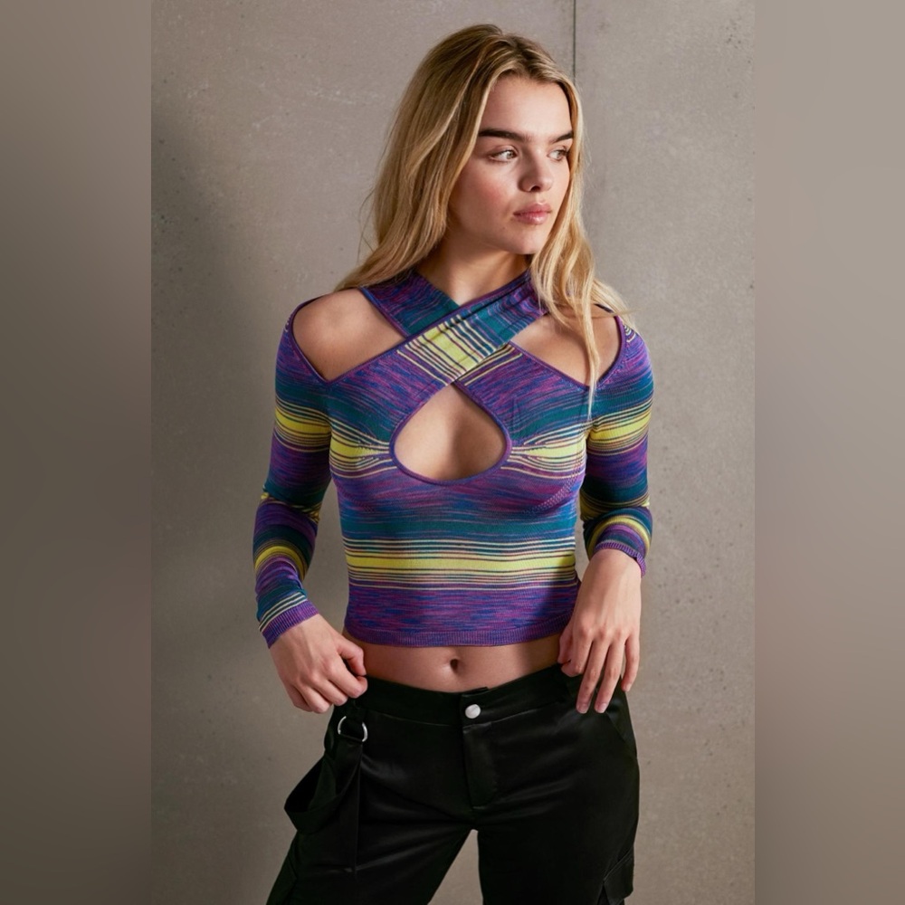 Urban Outfitters Cassidy Cut Out Long Sleeve Sweater